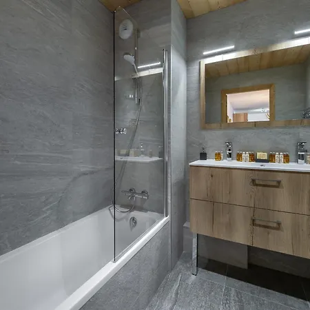 Pistes - 78m², 8 Pers., Wifi, Parking, Services Inclus - Fr-1-563-43 *